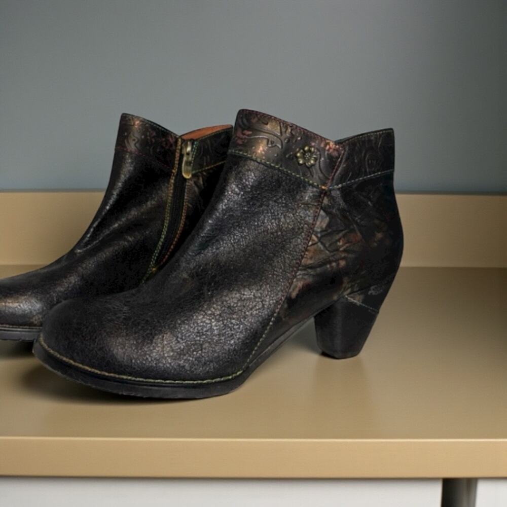 Elegant Black Ankle Boots